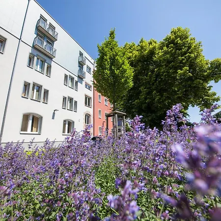 Novina Tillypark 4* Нюрнберг