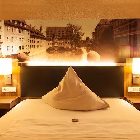 Отель Novina Tillypark 4*