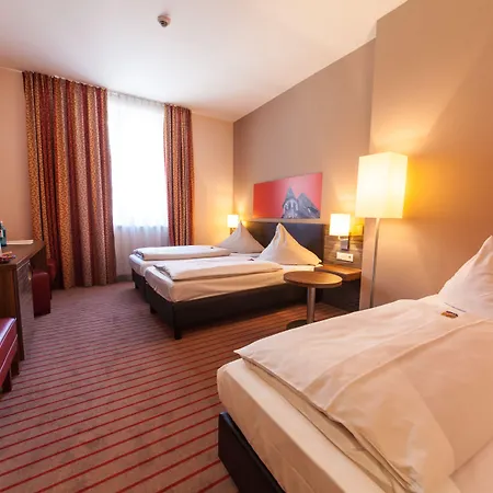 Novina Tillypark 4* Нюрнберг