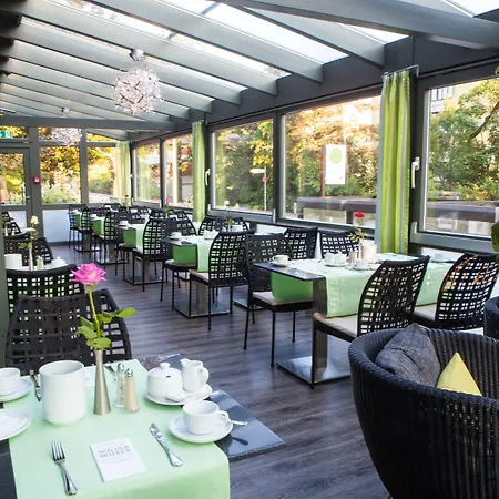 Hotel Novina Tillypark 4*
