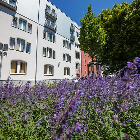 Novina Tillypark Отель 4*