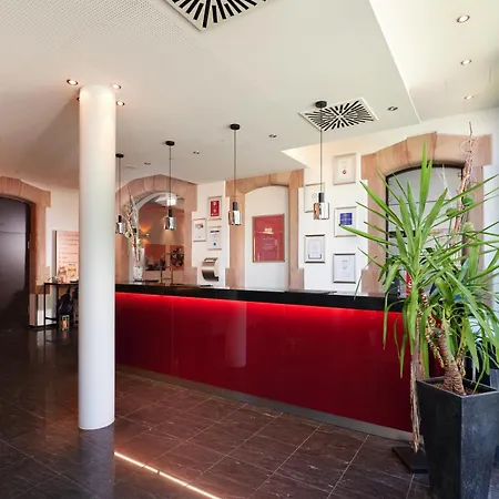 Novina Tillypark 4* Нюрнберг
