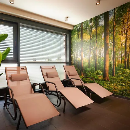 Novina Tillypark 4* Нюрнберг
