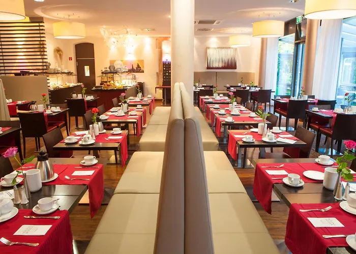 Novina Tillypark Hotel