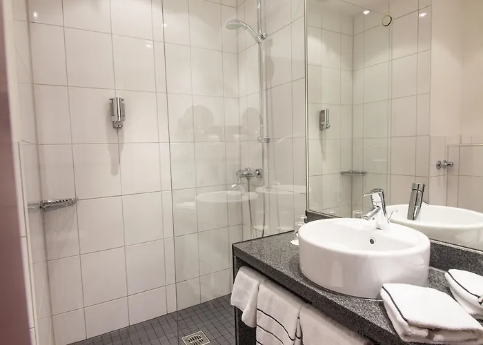Hotel Novina Tillypark