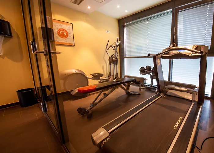 Hotel Novina Tillypark 4*