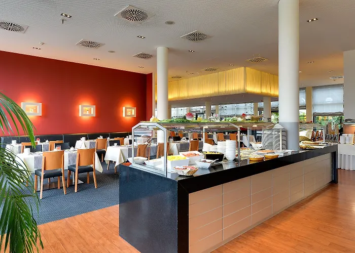 Novina Tillypark Hotel