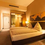 Novina Tillypark Hotel 4*