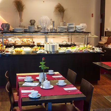 Novina Tillypark מלון נירנברג