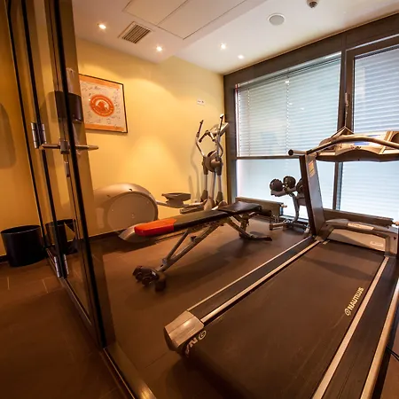 Hotel Novina Tillypark 4*