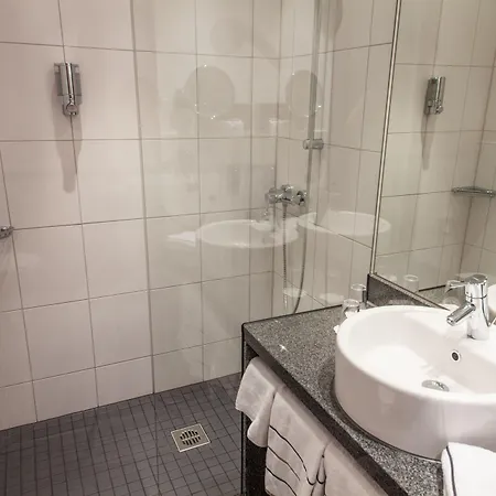 Novina Tillypark Отель Нюрнберг