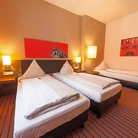 Novina Tillypark 4*