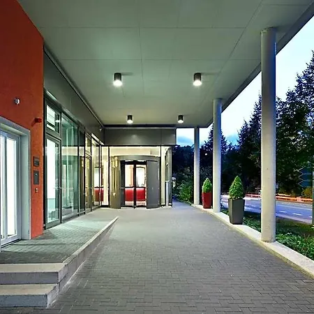 Novina Tillypark Hotel