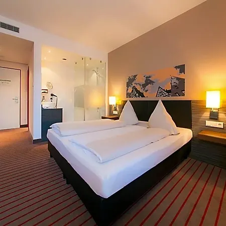 Novina Tillypark 4* Núremberg