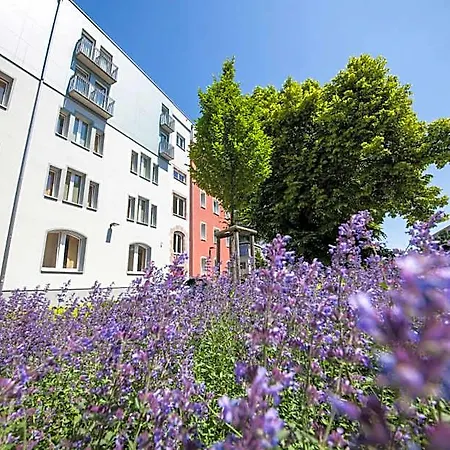 Novina Tillypark 4* Núremberg