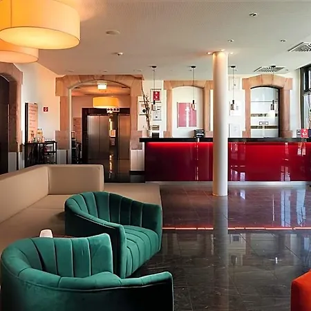 Novina Tillypark Hotel