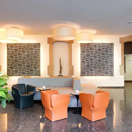 Novina Tillypark Отель 4*