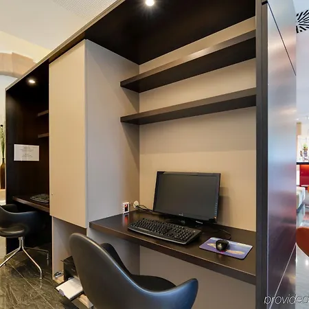 Novina Tillypark Отель 4*
