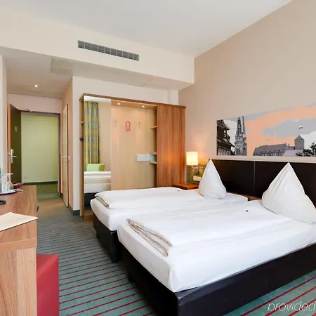 Novina Tillypark Отель 4*