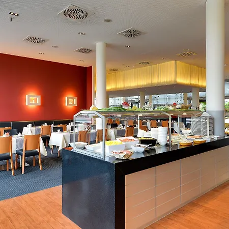 Novina Tillypark Hotel