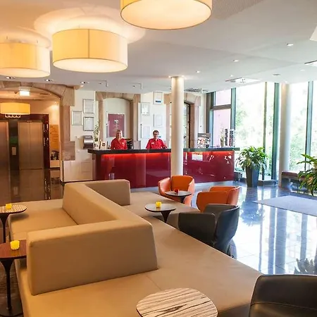 Отель Novina Tillypark 4*