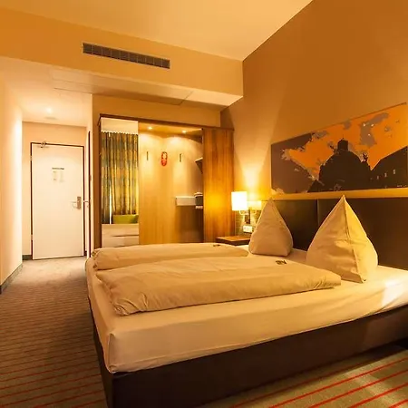 Novina Tillypark Отель 4*